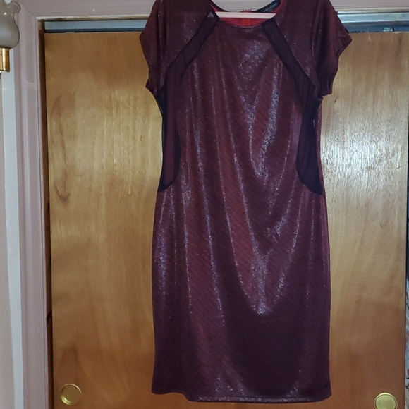 Fashion to figure deep burgundy evening dress - Picture 2 of 9